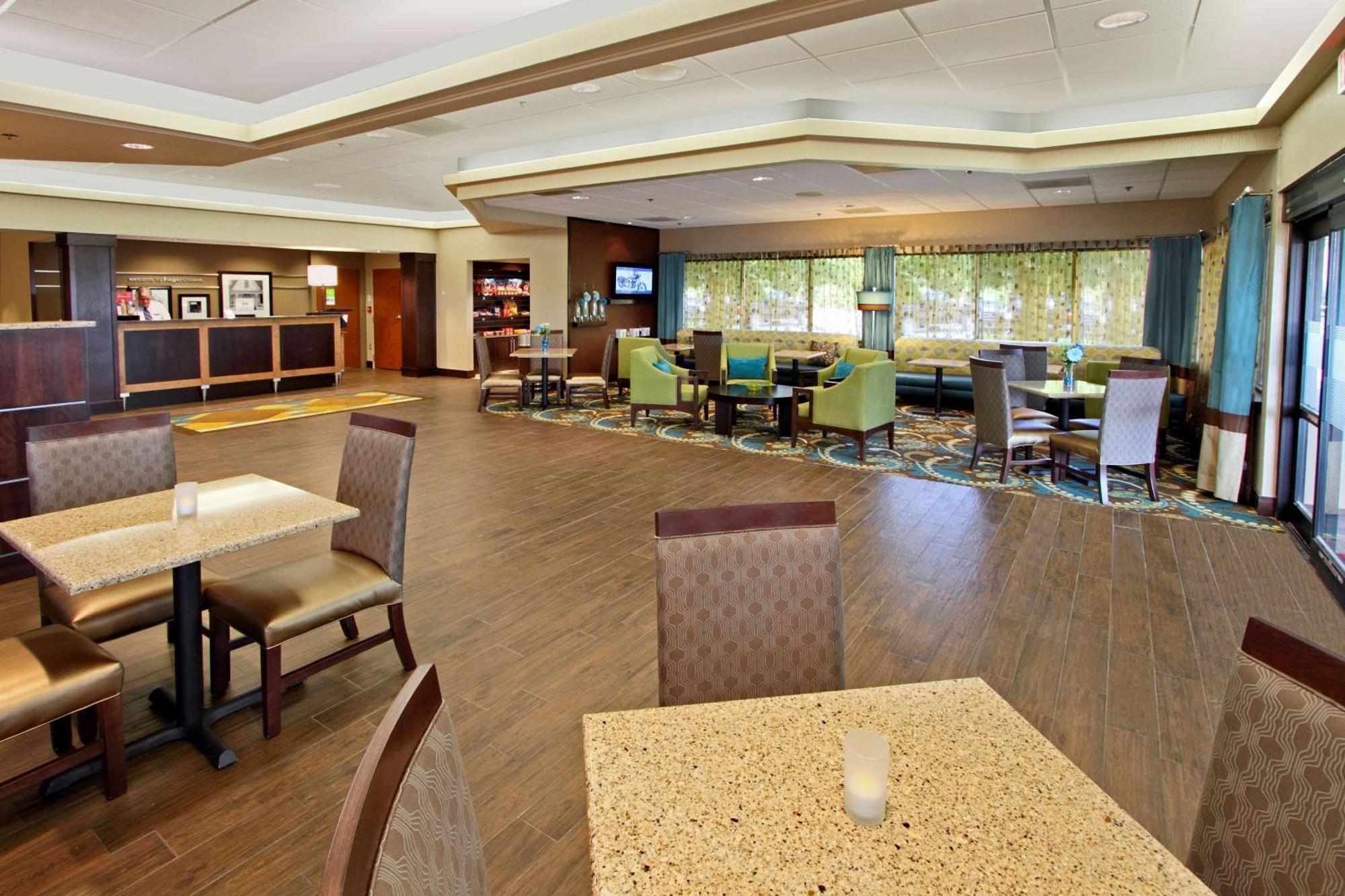 Hampton Inn Hagerstown Extérieur photo